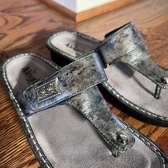 Alegria Carina Pewter Metallic Leather Thong Sandals CAR-621 Womens 39 US 9 - Picture 16 of 16